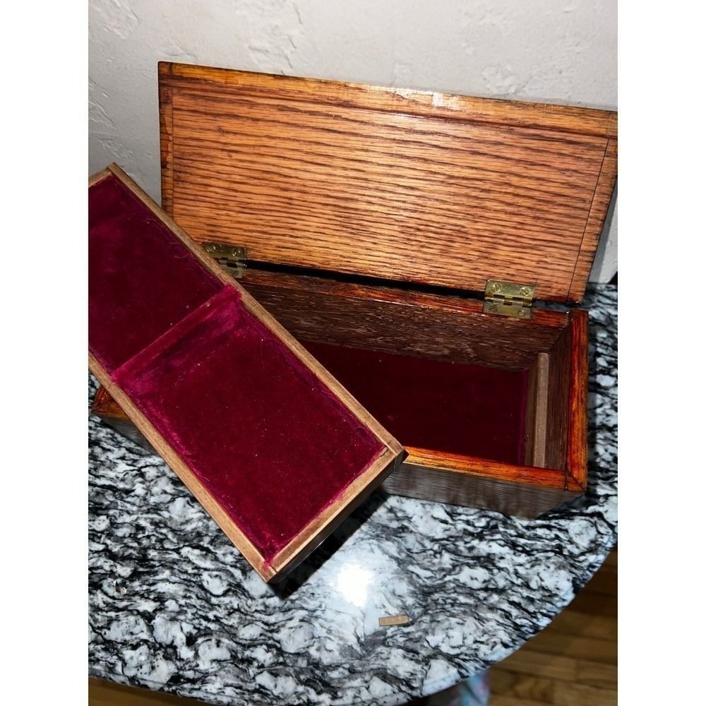 Vintage‎ Wood Jewelry Box Oak Grain Burgundy Velvet Divided Tray
